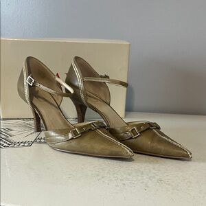 Anne Klein Olive Green Leather Heels